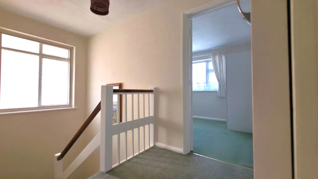 Fairway, Copthorne, RH10, photo 10