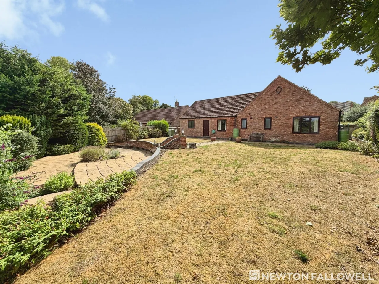 Cumberland Gardens, Castle Bytham, NG33, photo 2