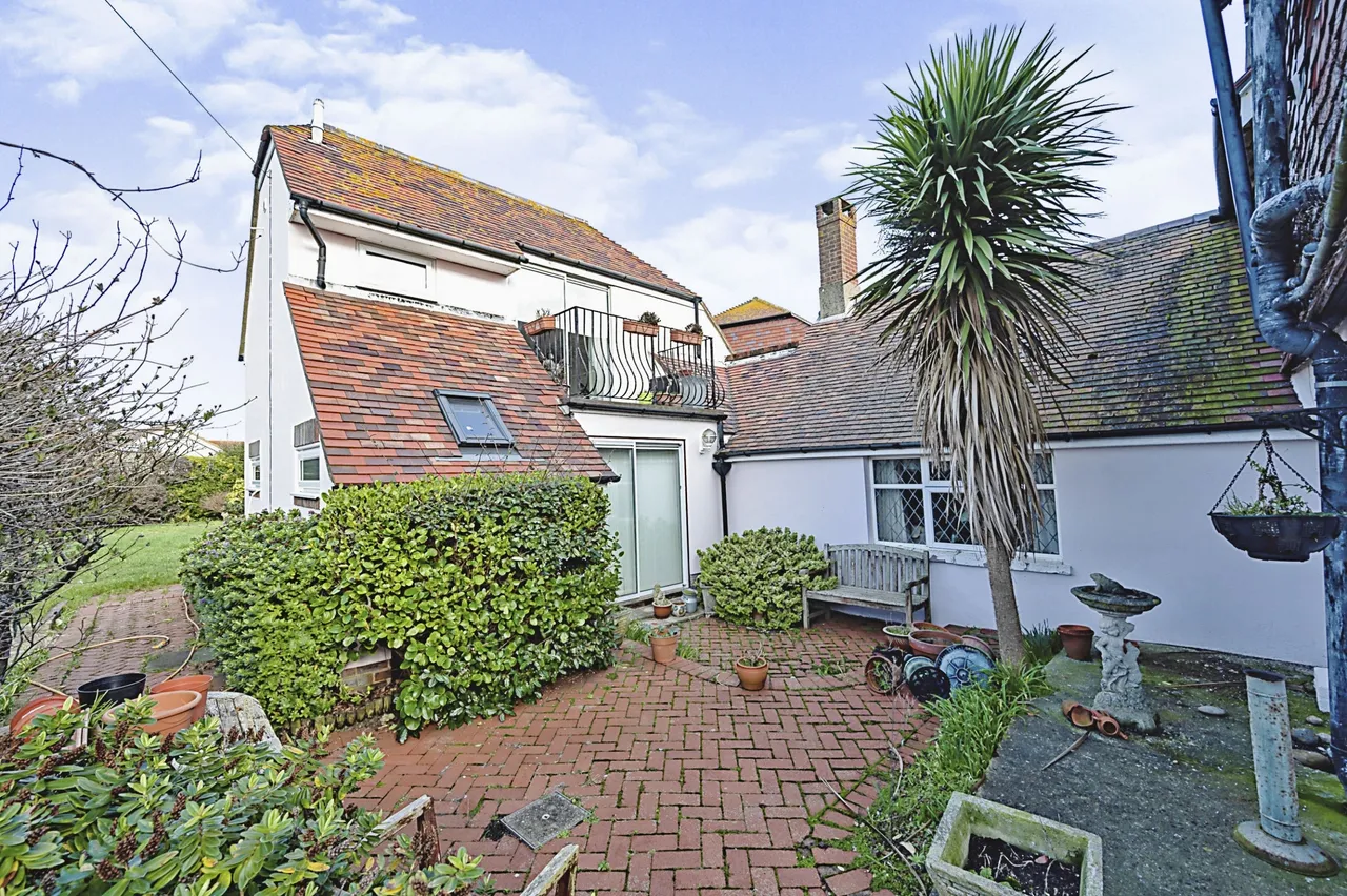 Sea Front, Hayling Island, PO11, photo 7