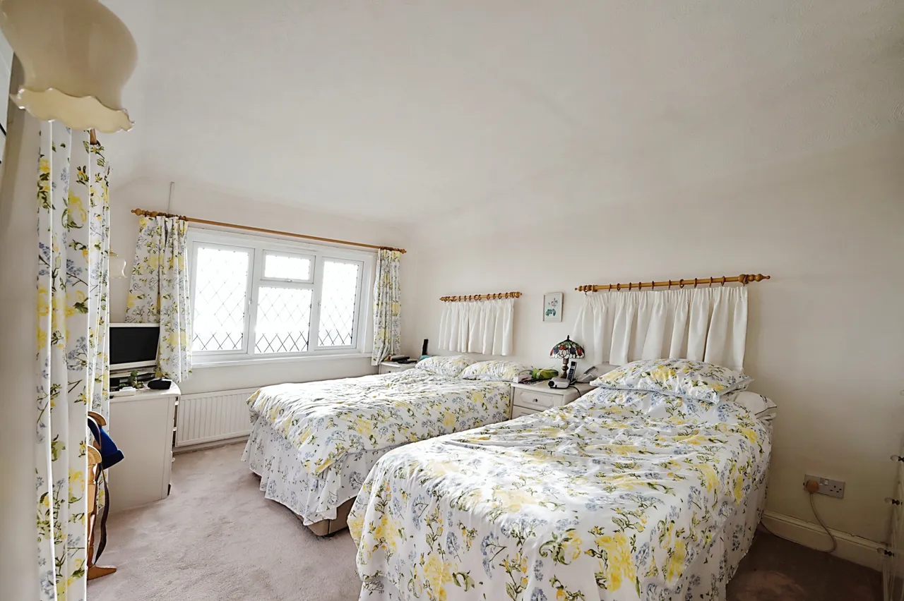 Sea Front, Hayling Island, PO11, photo 9