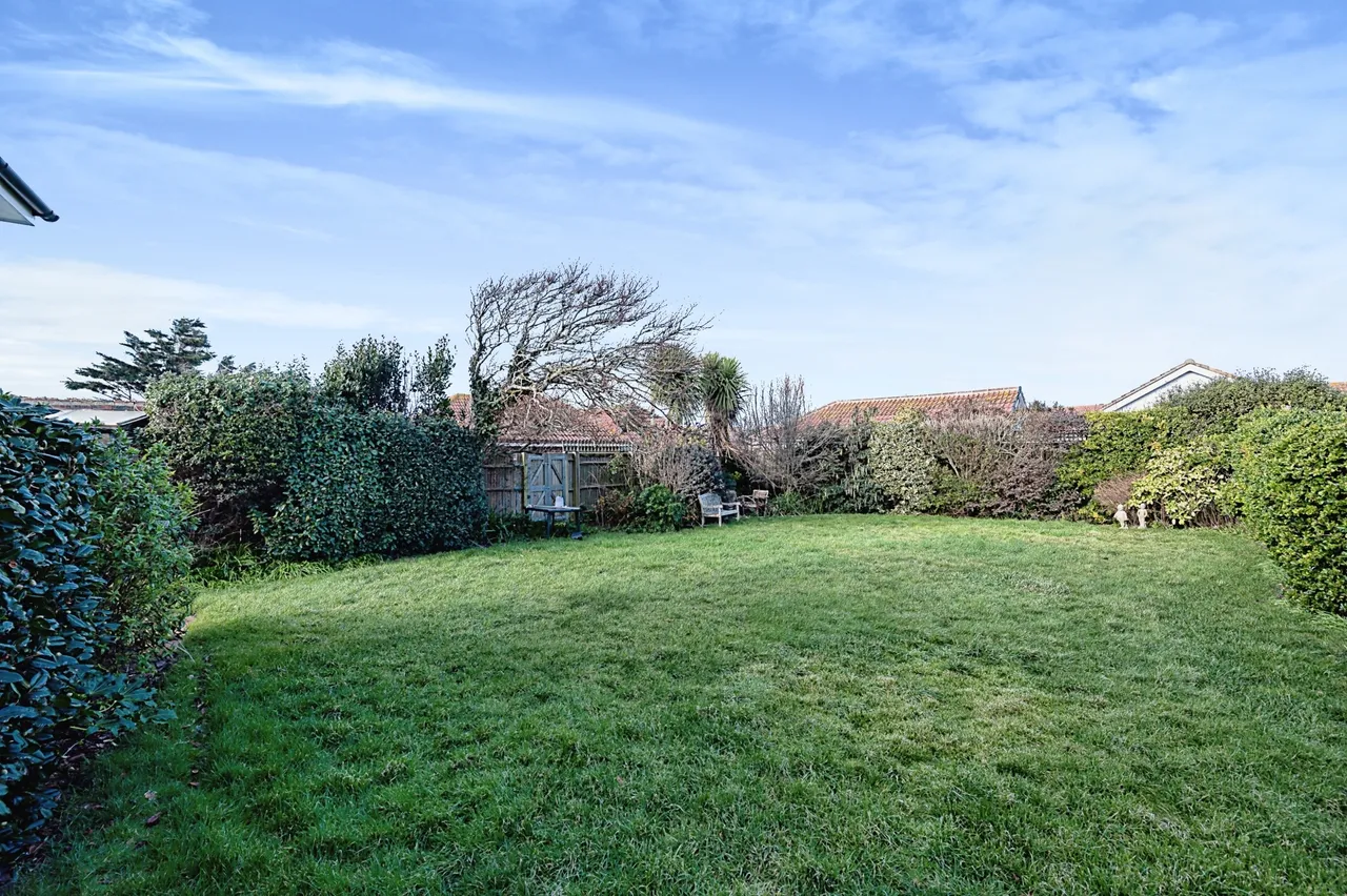 Sea Front, Hayling Island, PO11, photo 6