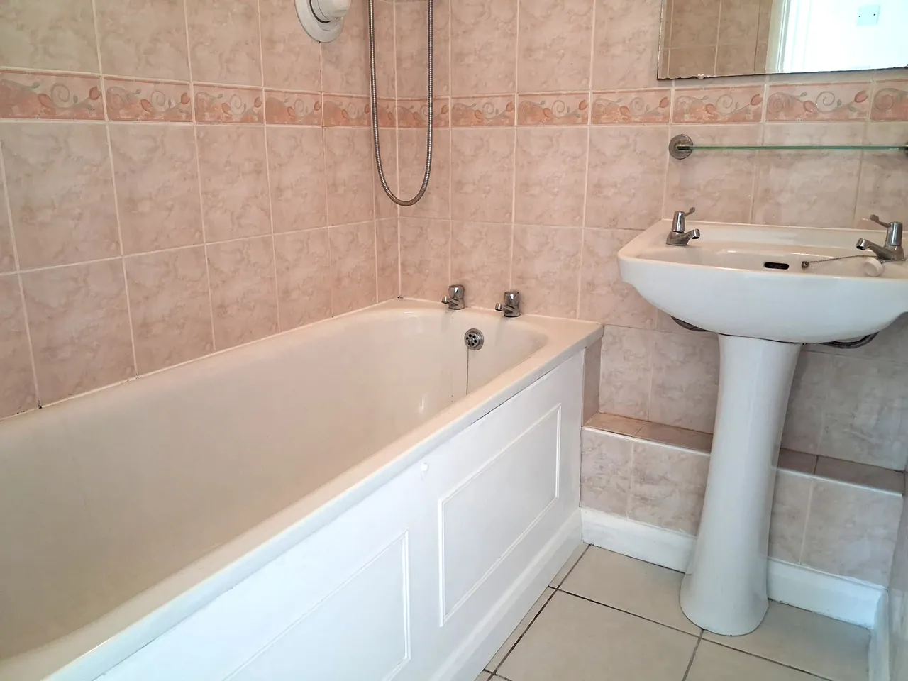 Church Road, Ashford, TW15, photo 8