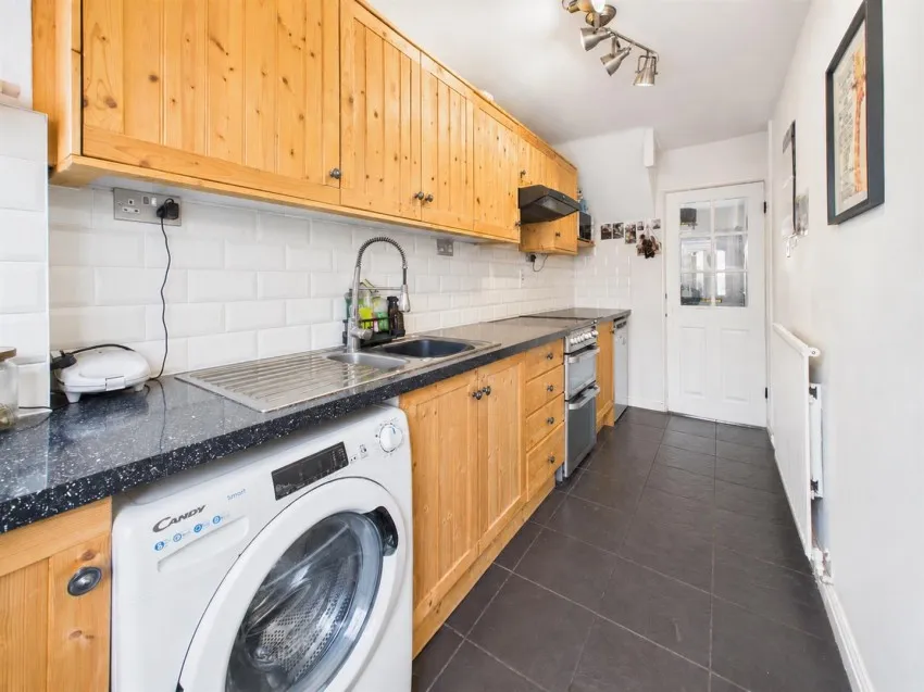 Filbert Close, Abbeydale, photo 2
