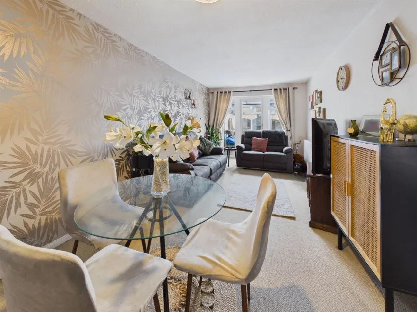 Filbert Close, Abbeydale, photo 6