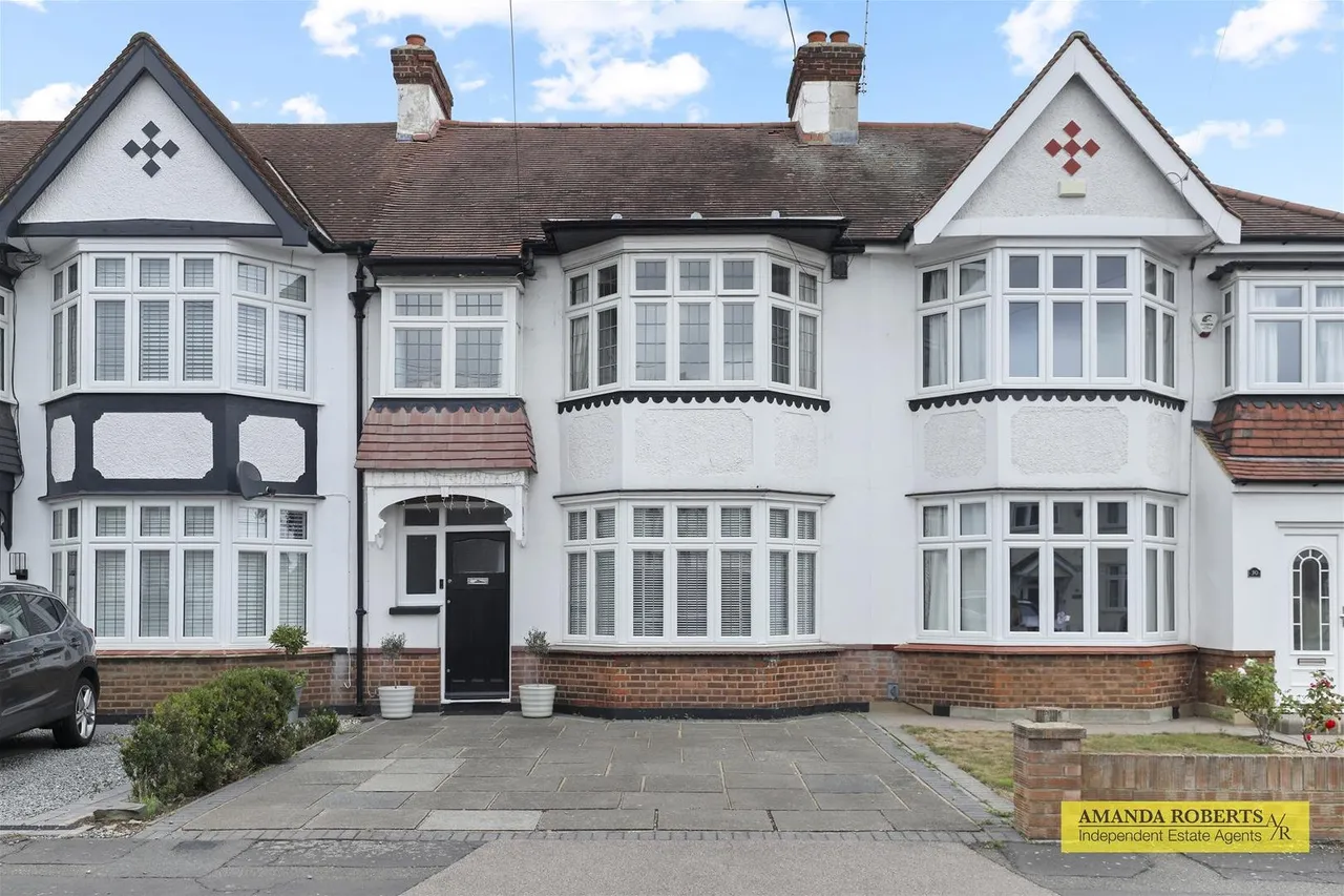 3 bed house for sale — Endelbury Road, Chingford