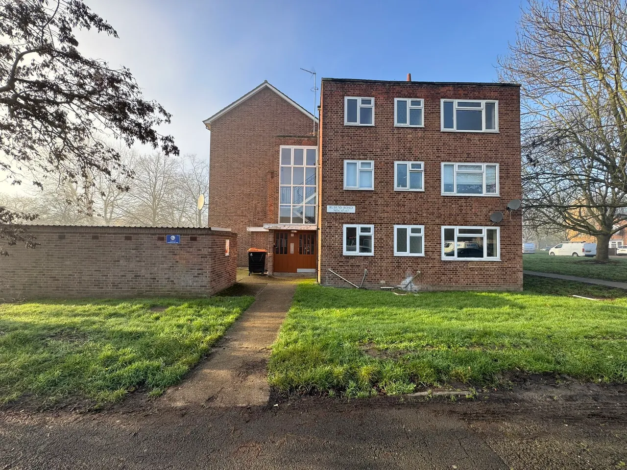 2 bed flat for sale, Rubens Road, Northolt, UB5
