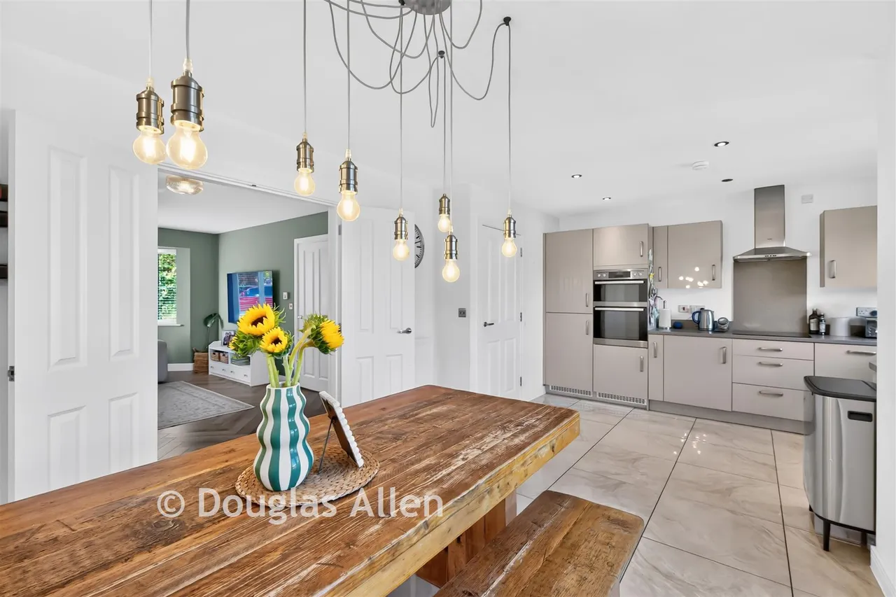 Dulwich Avenue, Basildon, SS15, photo 5