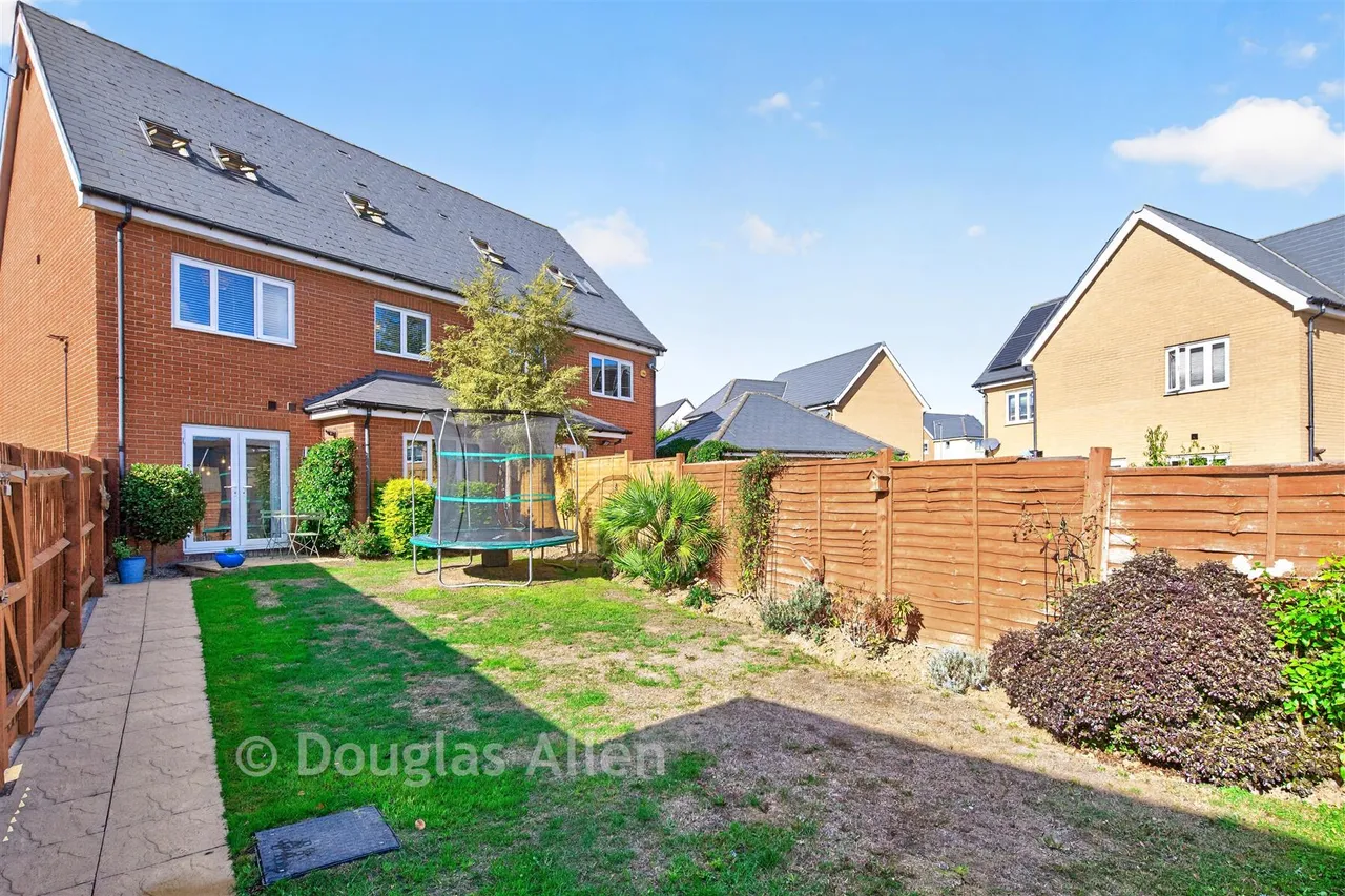 Dulwich Avenue, Basildon, SS15, photo 15