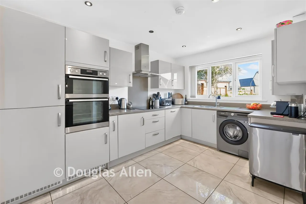 Dulwich Avenue, Basildon, SS15, photo 7