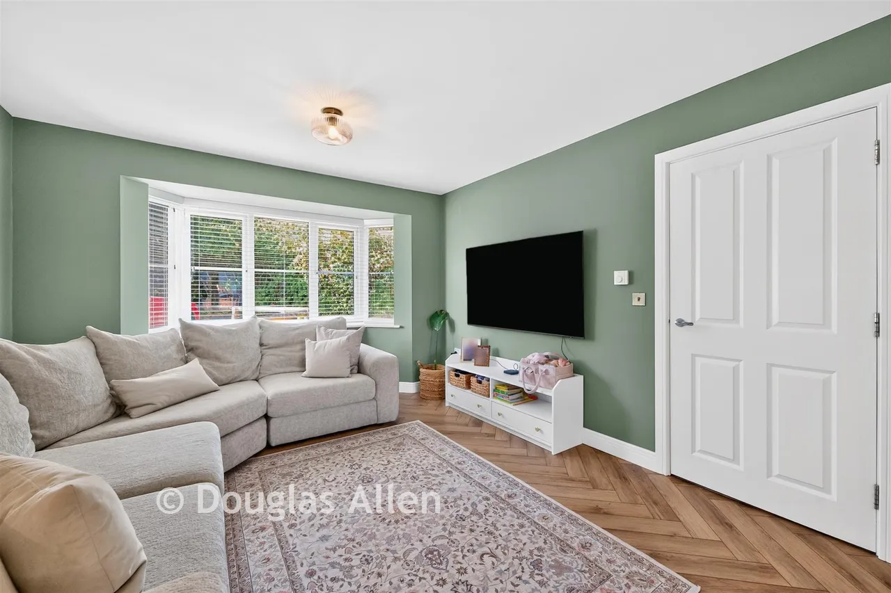 Dulwich Avenue, Basildon, SS15, photo 3