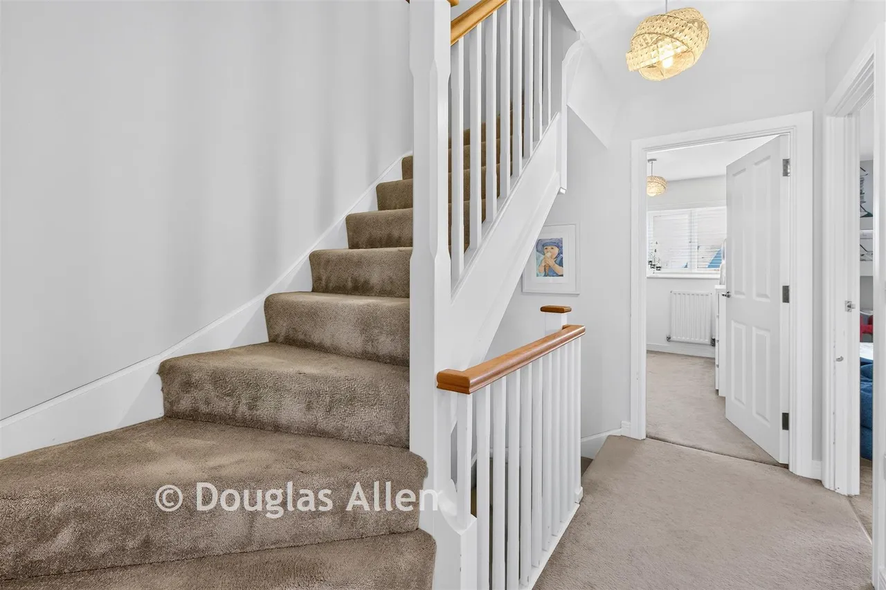 Dulwich Avenue, Basildon, SS15, photo 13