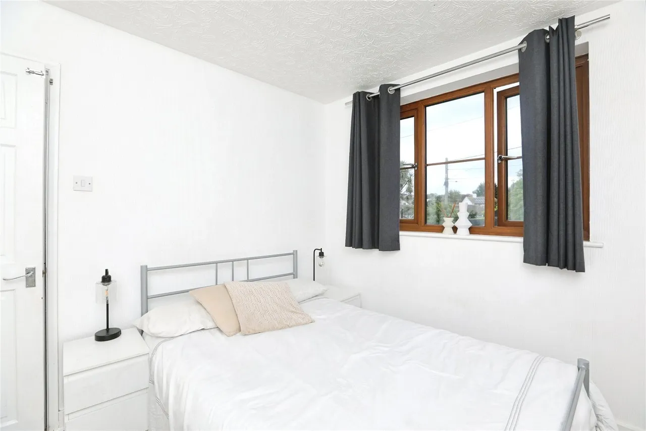 Waverley Avenue, Minster On Sea, ME12, photo 5