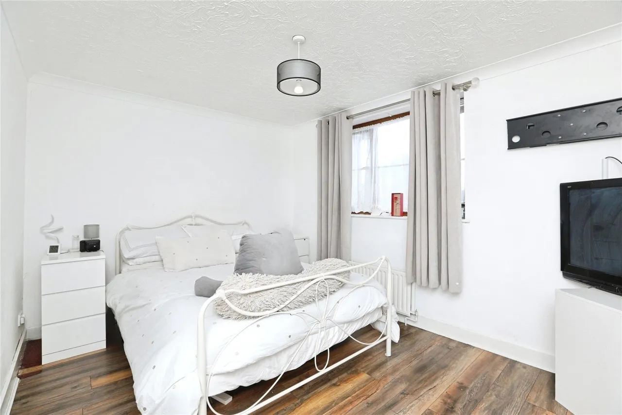 Waverley Avenue, Minster On Sea, ME12, photo 16