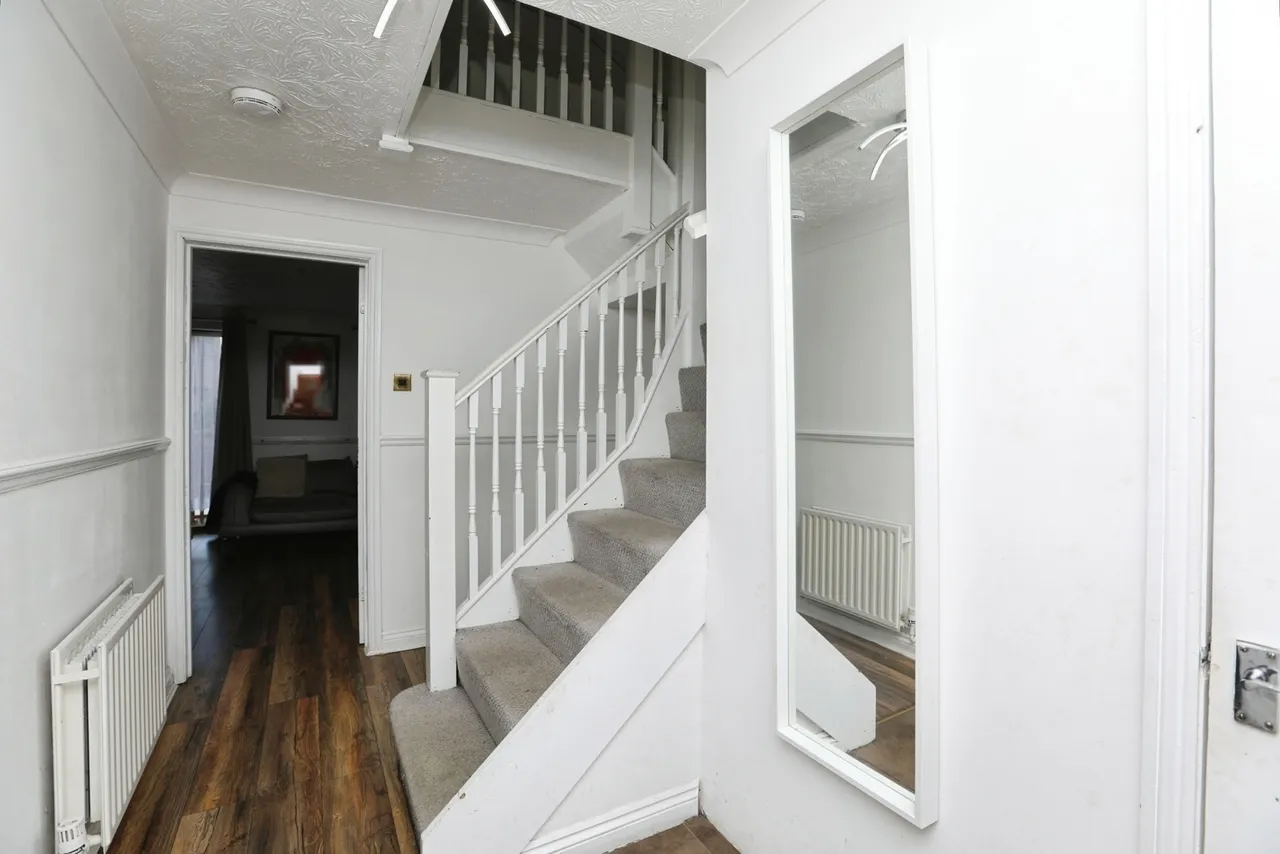 Waverley Avenue, Minster On Sea, ME12, photo 22