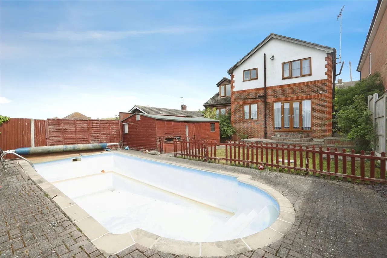 Waverley Avenue, Minster On Sea, ME12, photo 9