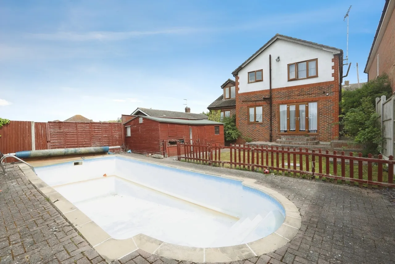 Waverley Avenue, Minster On Sea, ME12, photo 20