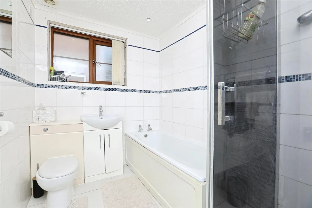 Waverley Avenue, Minster On Sea, ME12, photo 13