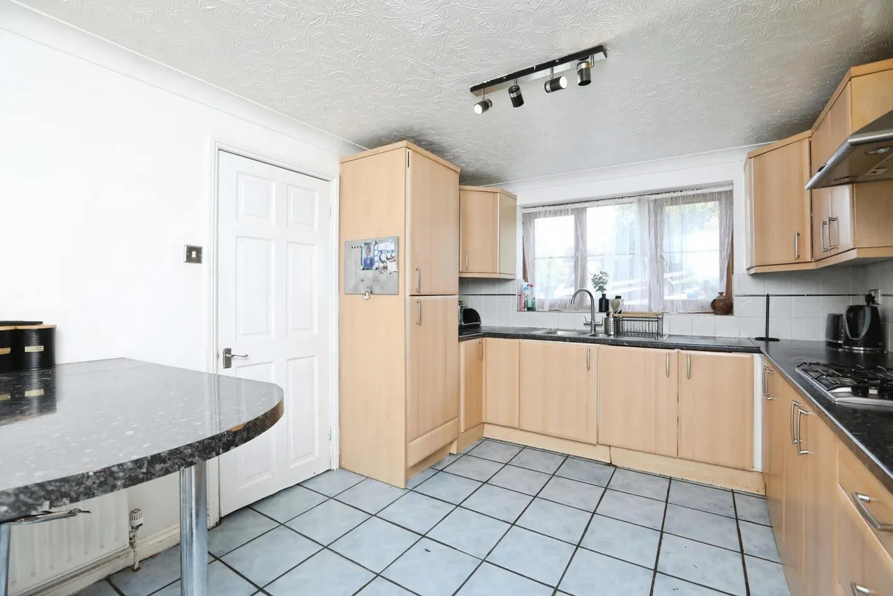Waverley Avenue, Minster On Sea, ME12, photo 21