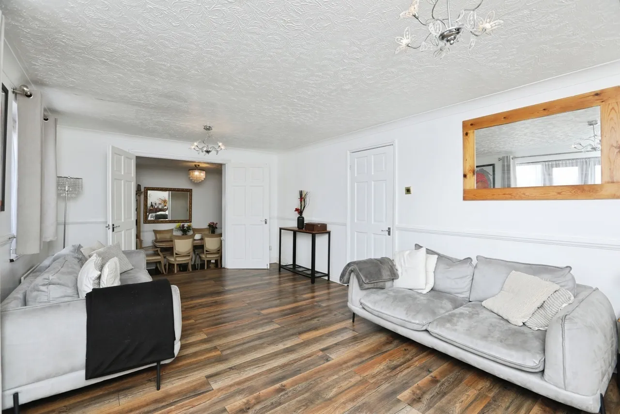 Waverley Avenue, Minster On Sea, ME12, photo 24