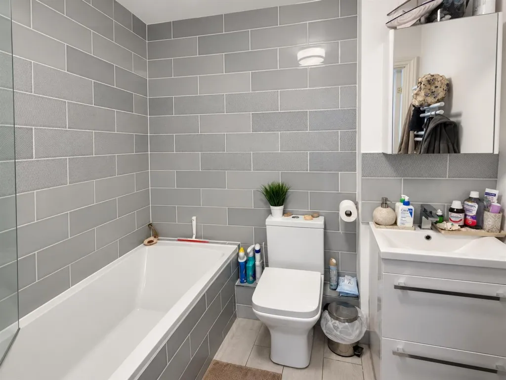 Amersham Road, Caversham, photo 8