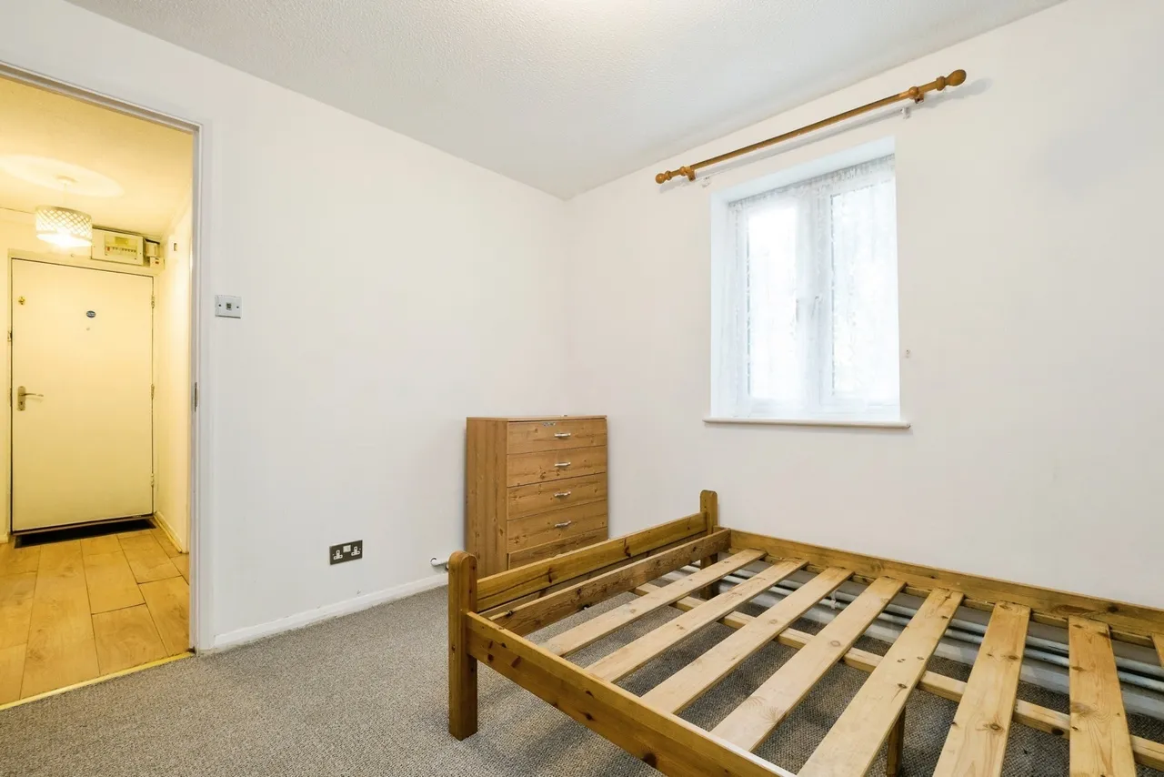 Bowyer Close, Beckton, London, E6, photo 7
