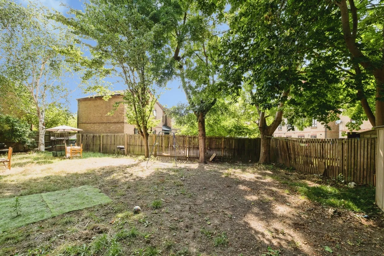 Bowyer Close, Beckton, London, E6, photo 14