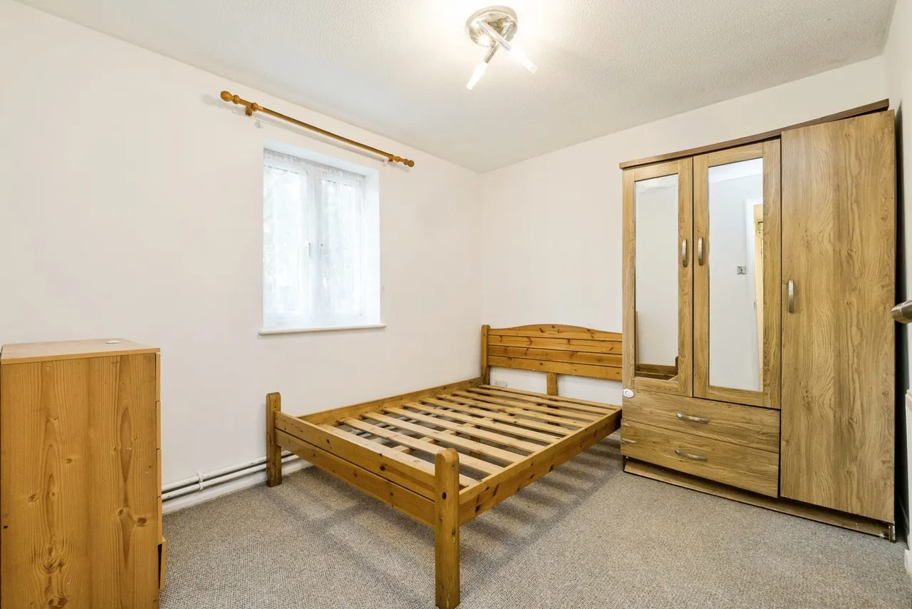 Bowyer Close, Beckton, London, E6, photo 3