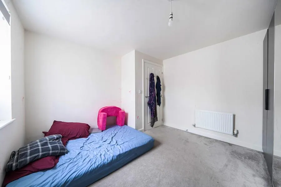 Kingsbrook Basin, Broughton, HP22, photo 11