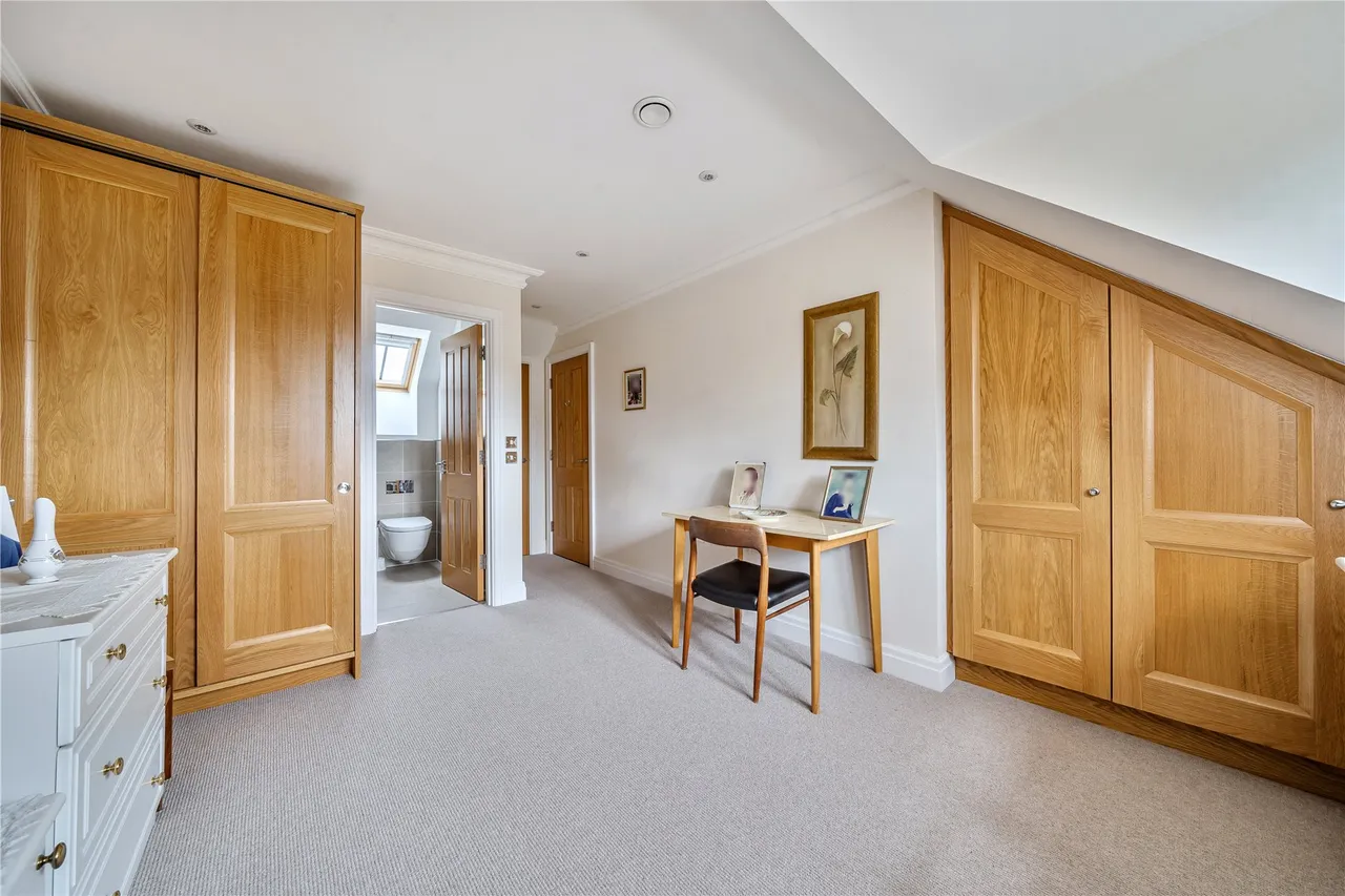 Walsham Mews, Ripley, GU23, photo 13