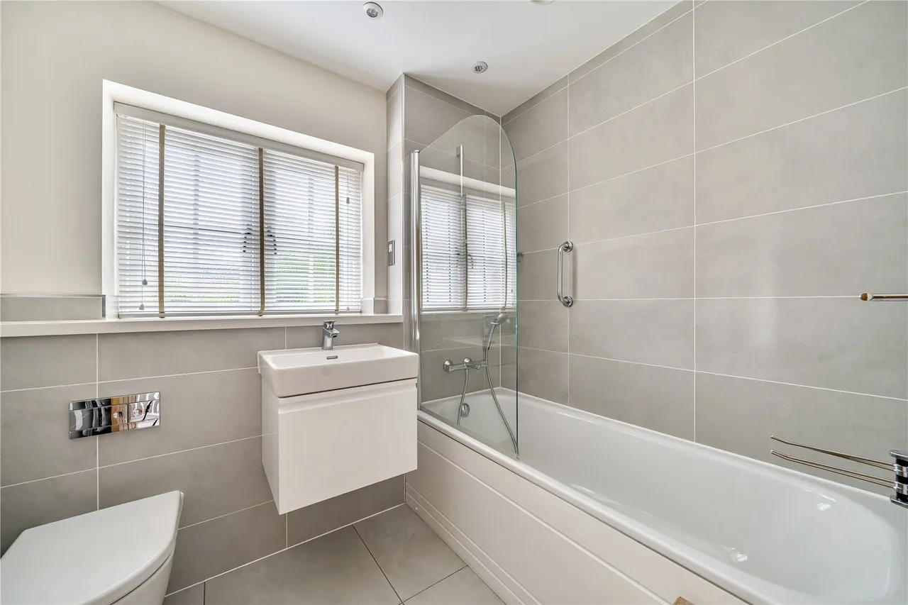 Walsham Mews, Ripley, GU23, photo 15