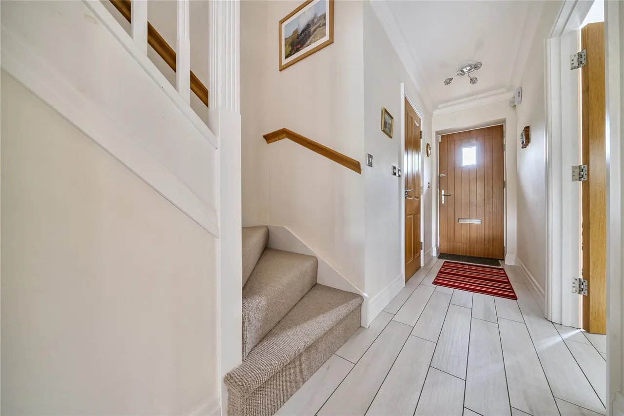 Walsham Mews, Ripley, GU23, photo 8