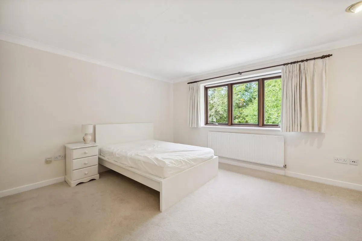 Littleworth Lane, Esher, KT10, photo 18