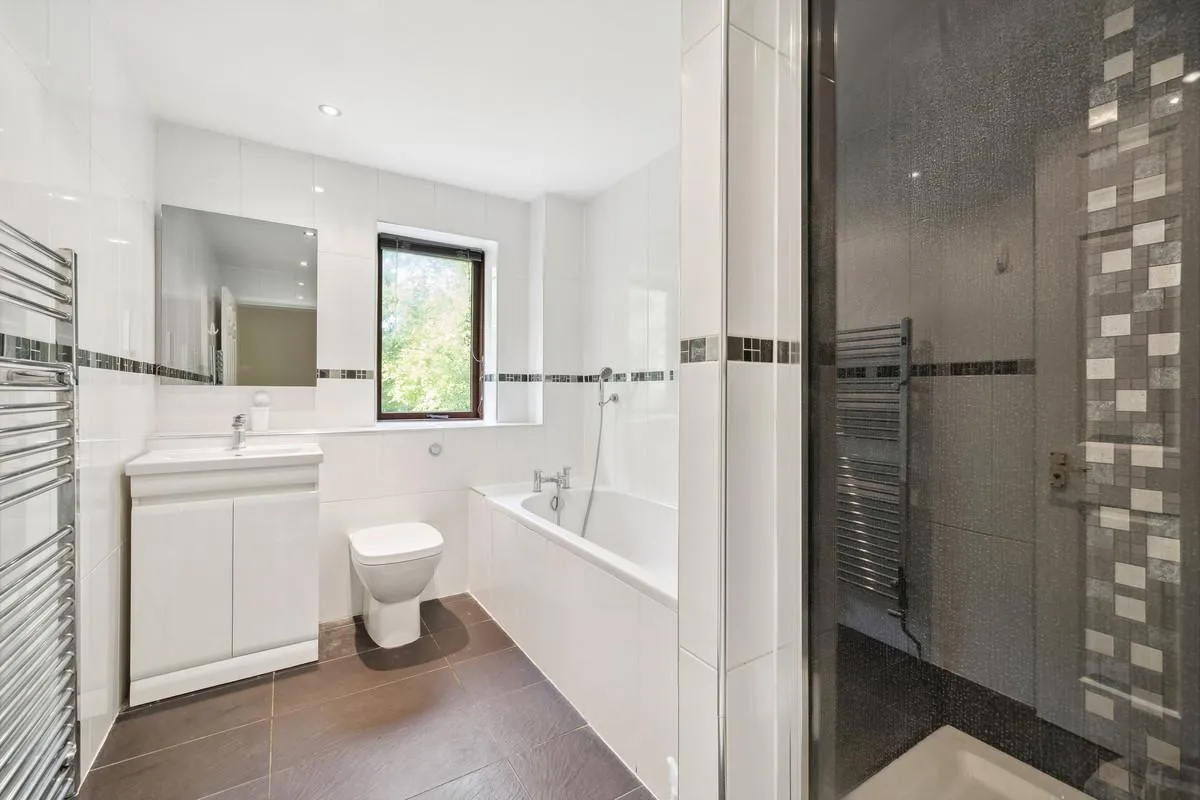 Littleworth Lane, Esher, KT10, photo 24