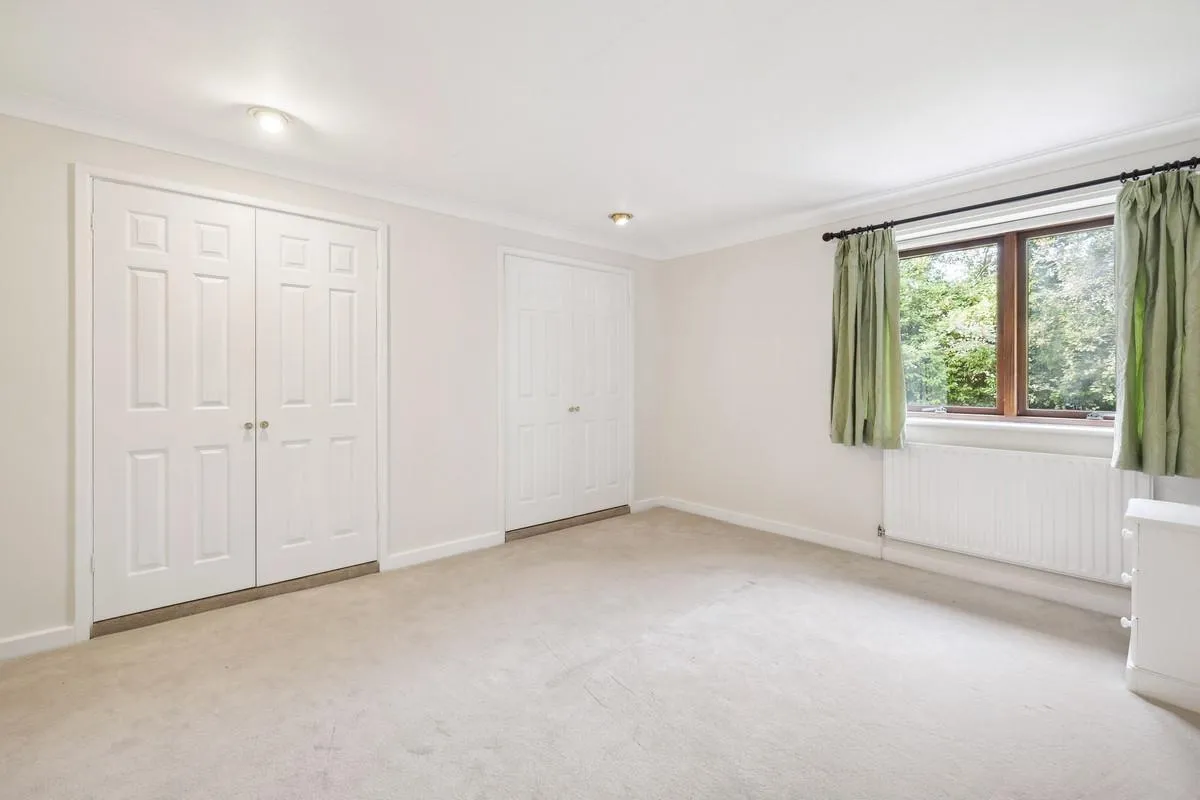 Littleworth Lane, Esher, KT10, photo 25