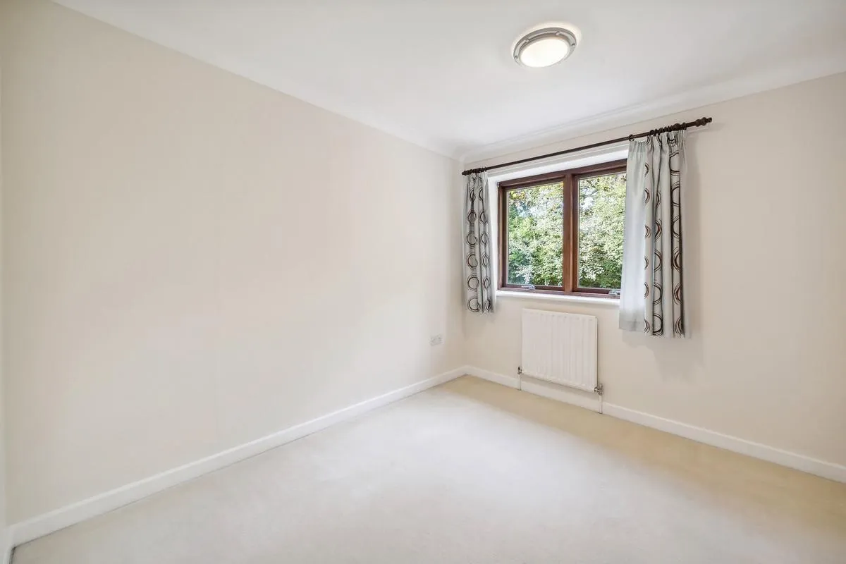 Littleworth Lane, Esher, KT10, photo 21