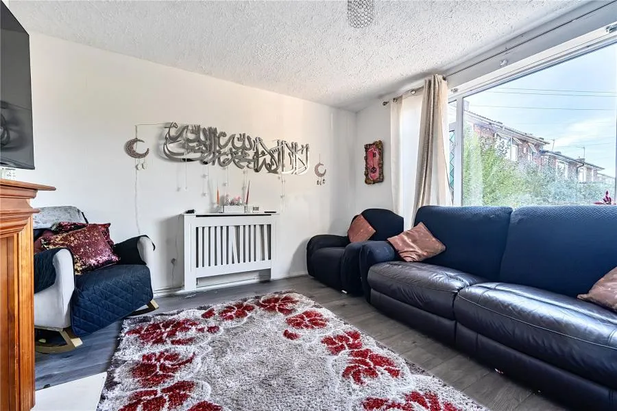 Long Furlong Drive, Slough, SL2, photo 10