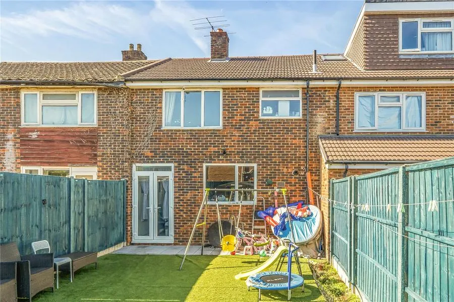 Long Furlong Drive, Slough, SL2, photo 17