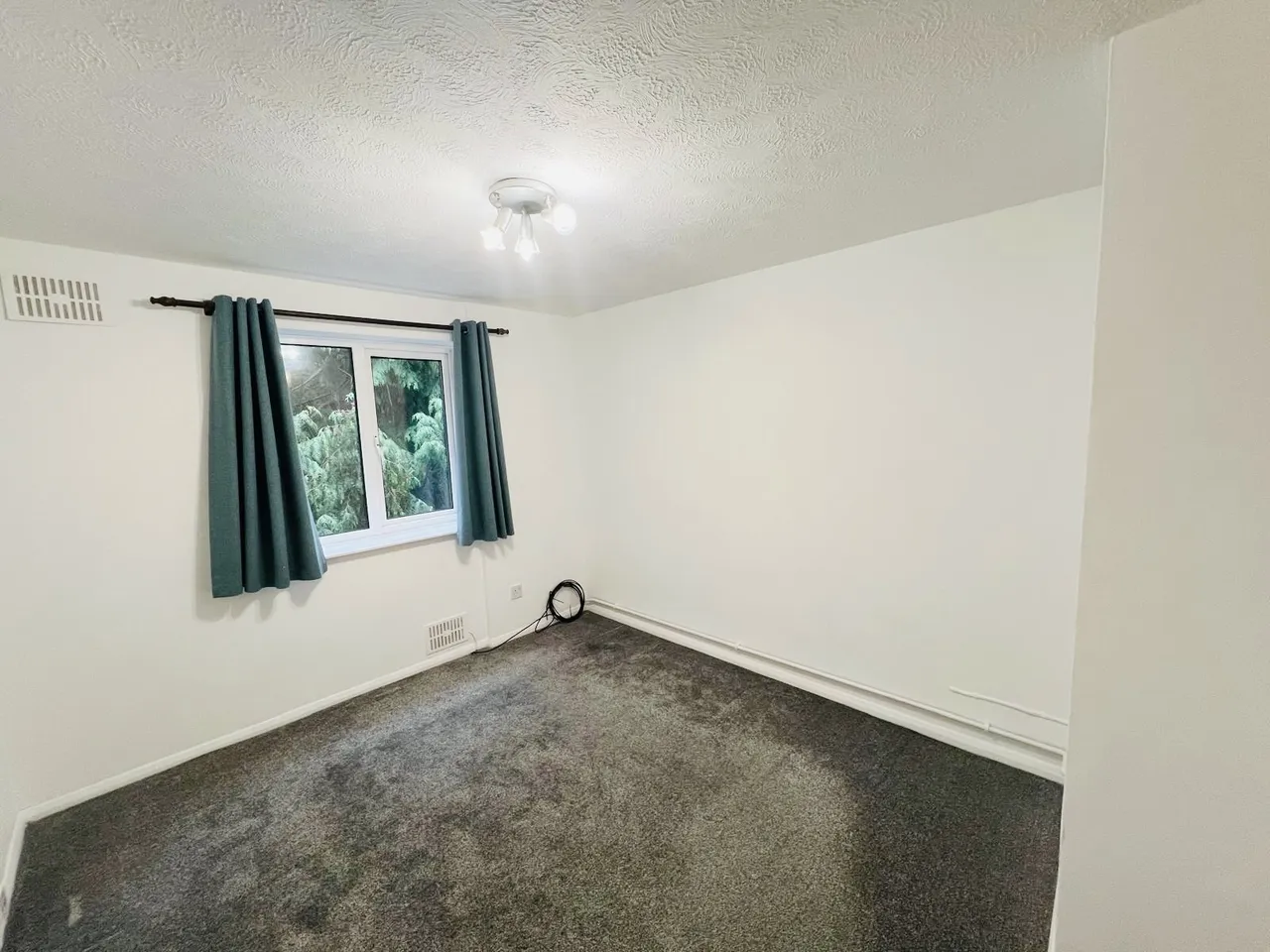 Pound Hill, RH10, photo 5