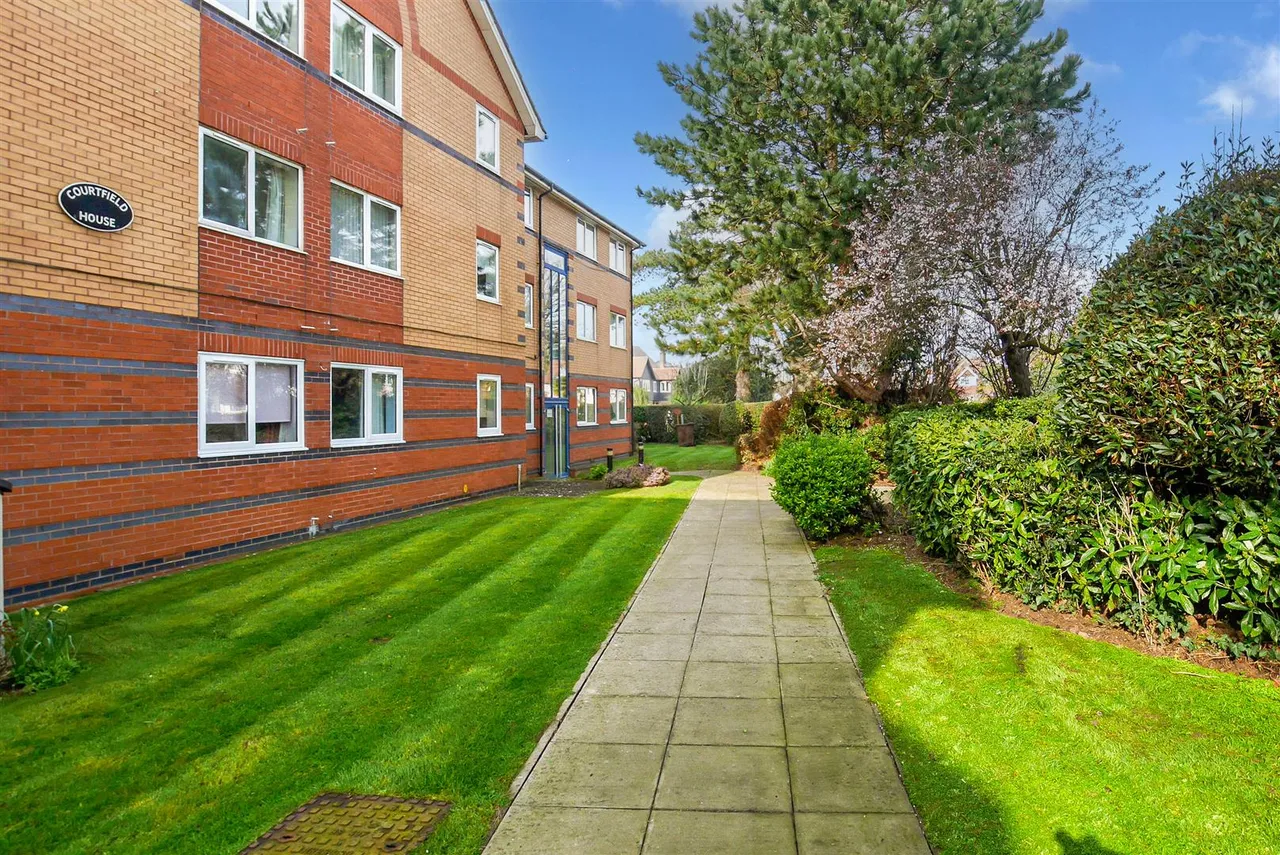 Hambledon Place, Bognor Regis, photo 16