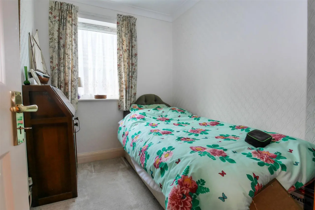 Hambledon Place, Bognor Regis, photo 7