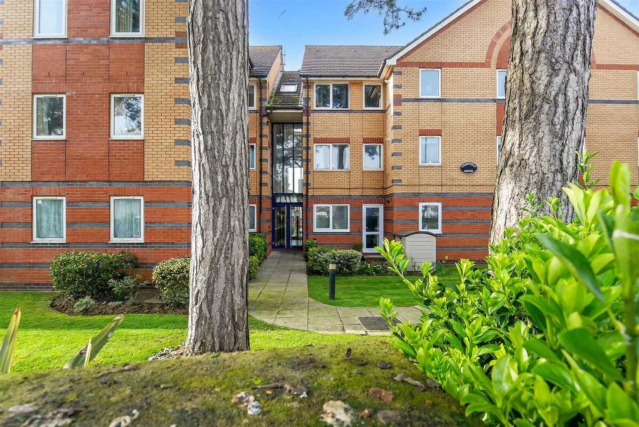 Hambledon Place, Bognor Regis, photo 12