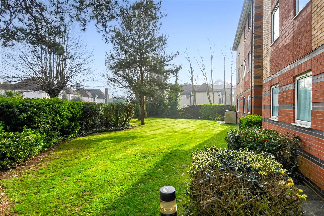 Hambledon Place, Bognor Regis, photo 14