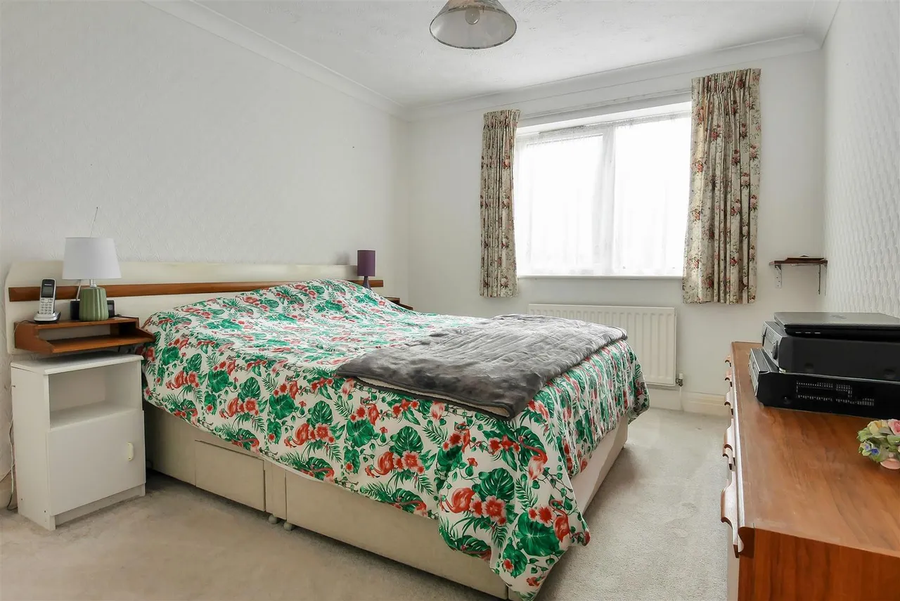 Hambledon Place, Bognor Regis, photo 5