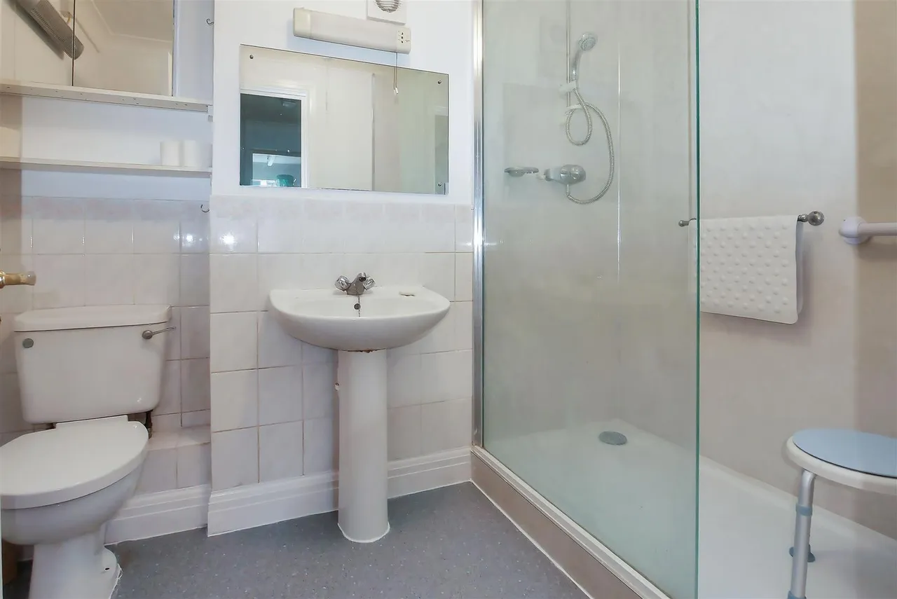 Hambledon Place, Bognor Regis, photo 8