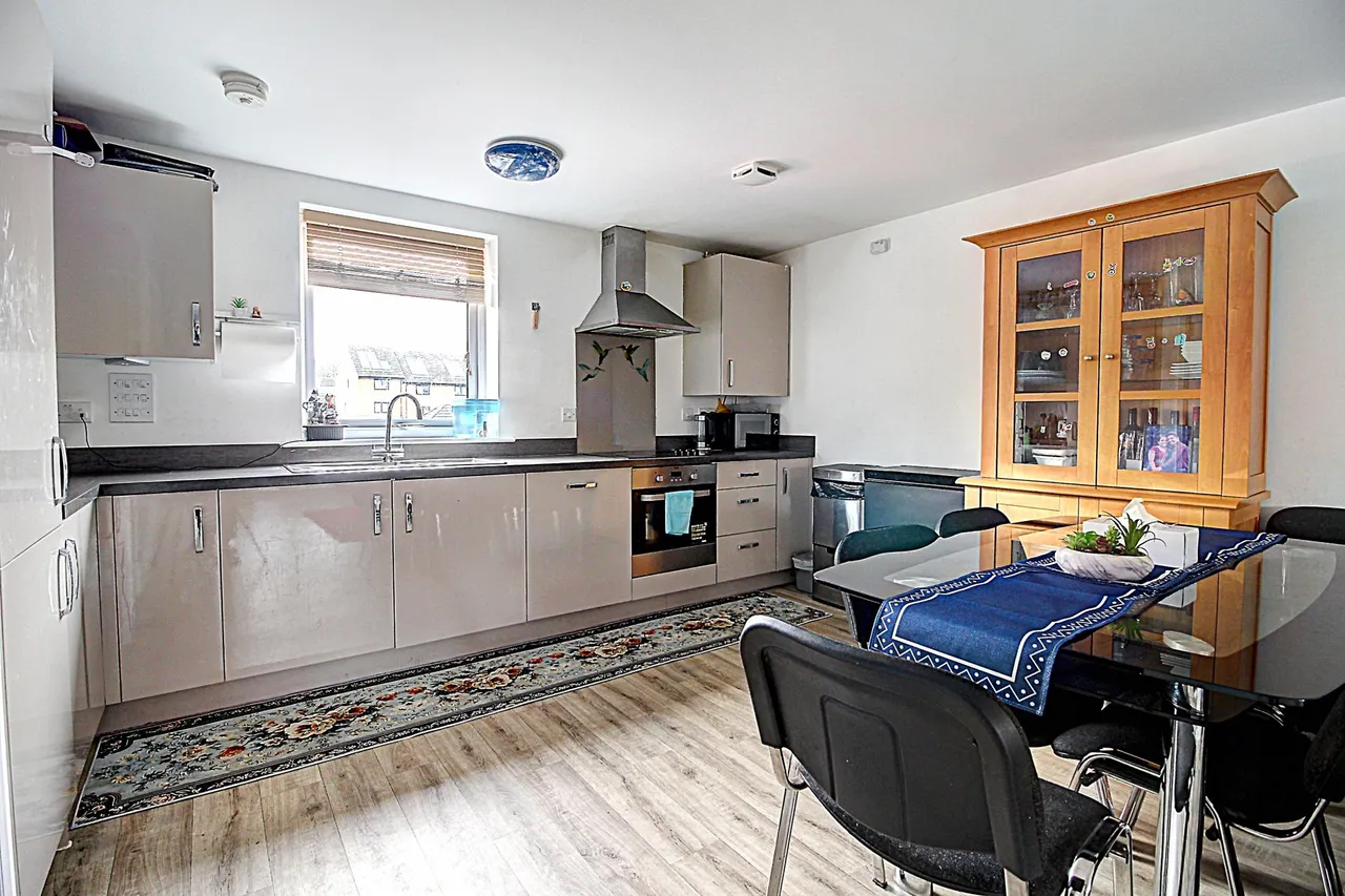 Condor Way, Basingstoke, RG24, photo 2