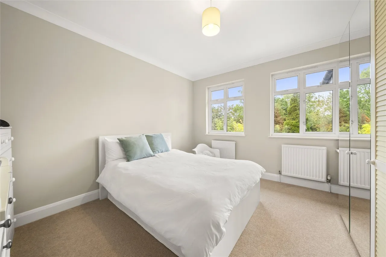 Grove Way, Esher, KT10, photo 11