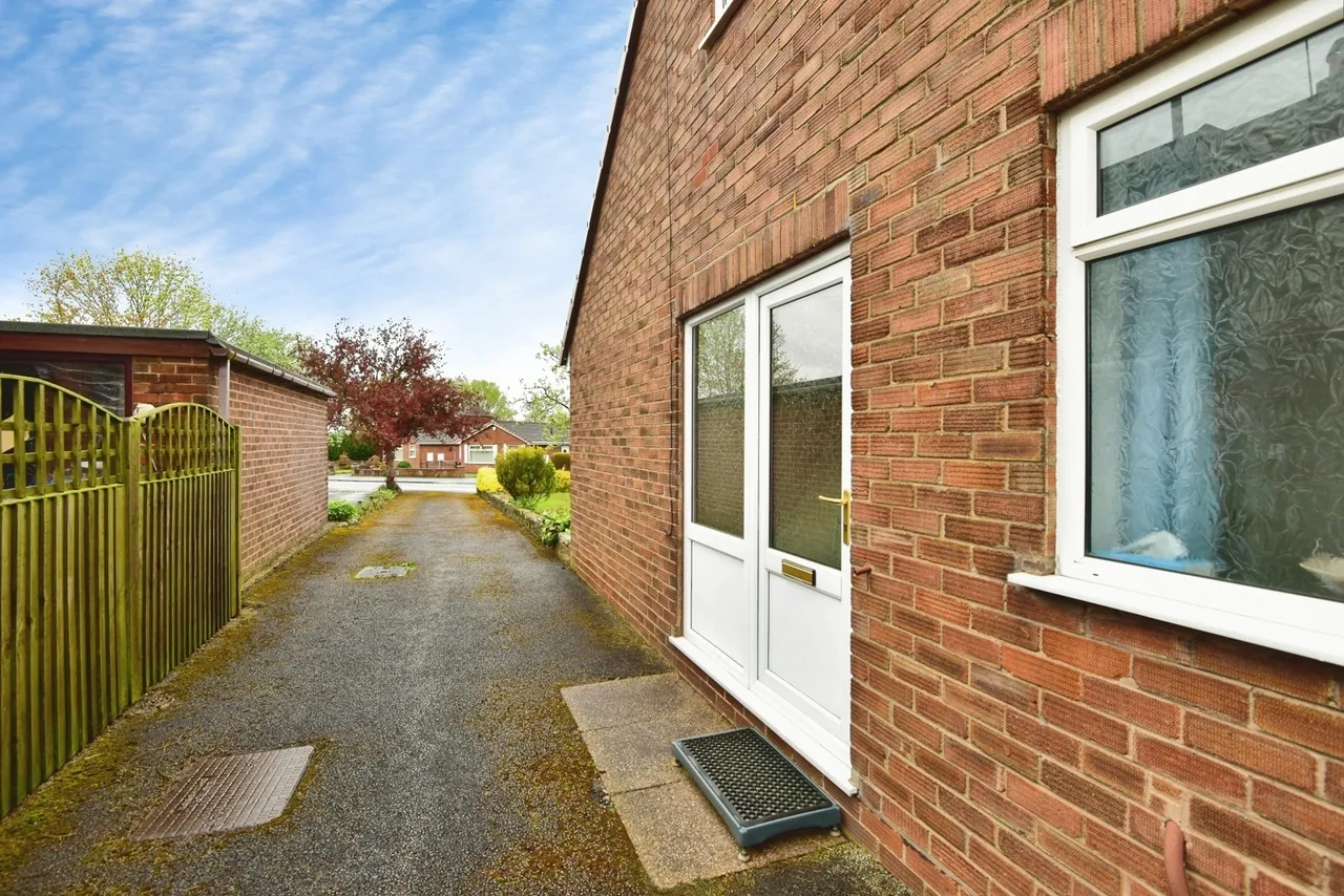 Boyles Hall Road, Bignall End, Stoke-on-Trent, Staffordshire, ST7, photo 17