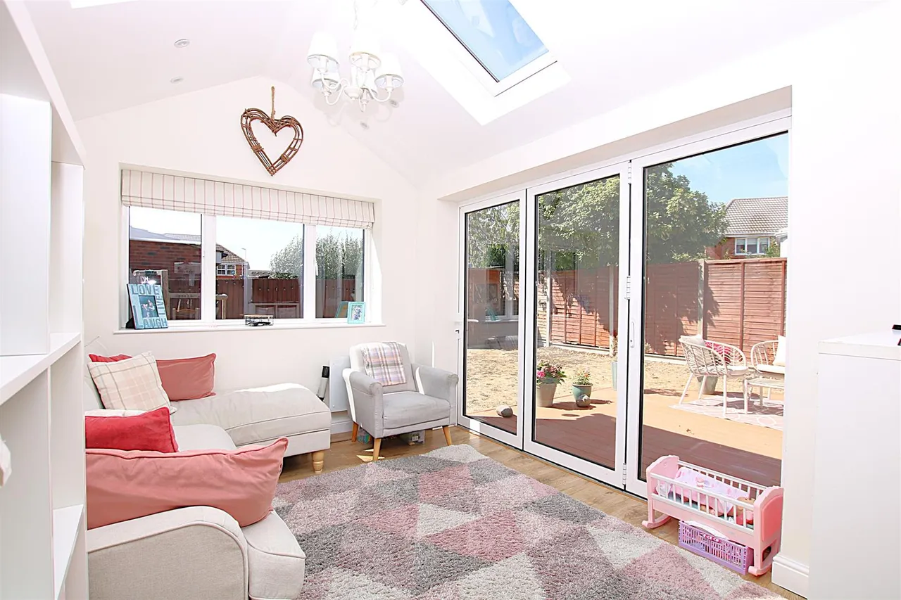 Battalion Drive, Wootton, photo 12