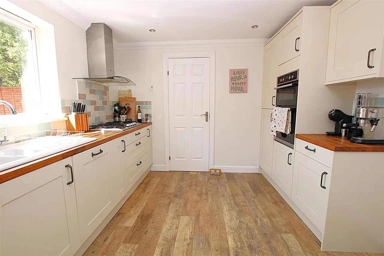 Battalion Drive, Wootton, photo 9