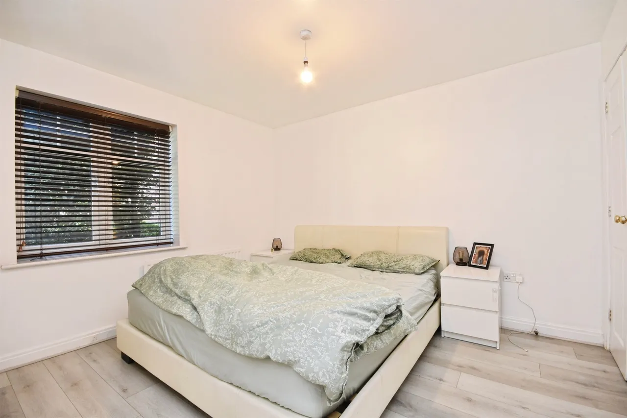Academy Fields Road, Romford, RM2, photo 9
